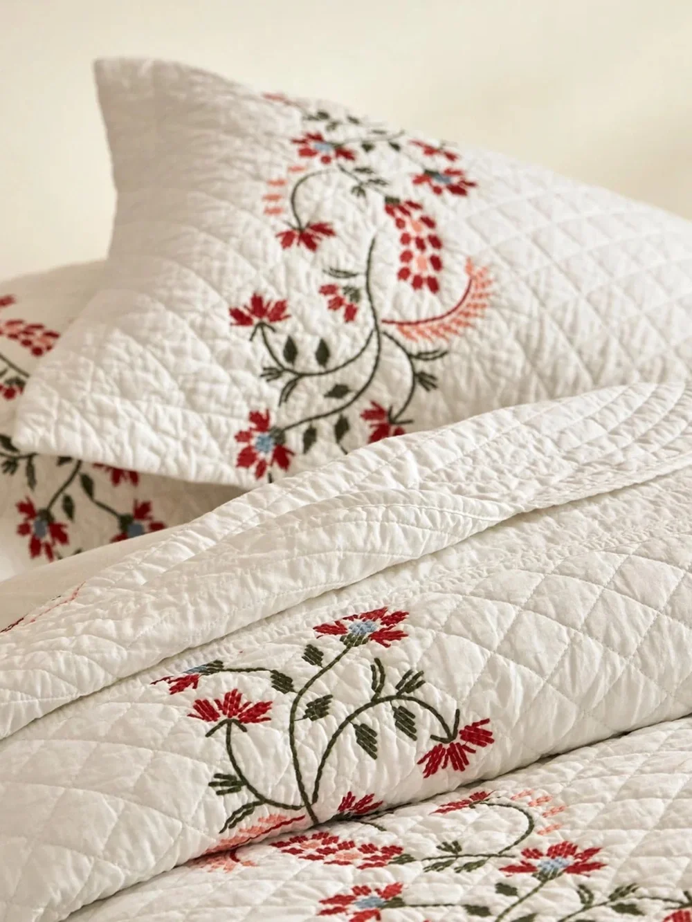 3 piece 100% cotton embroidered quilt set farmhouse bedspread